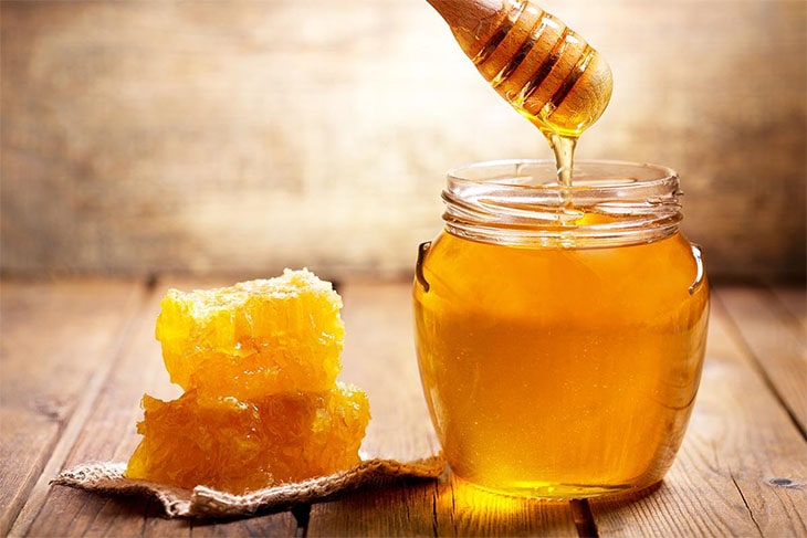 حلم اكل العسل .. تفسير حلم اكل العسل عند ابن سيرين للعزباء والحامل والمطلقة